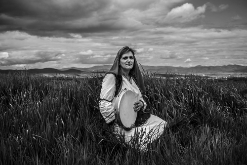 Kang e defa: Female Rhapsody in Kosova